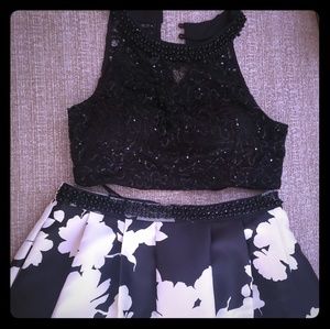Sequins black and white skirt set